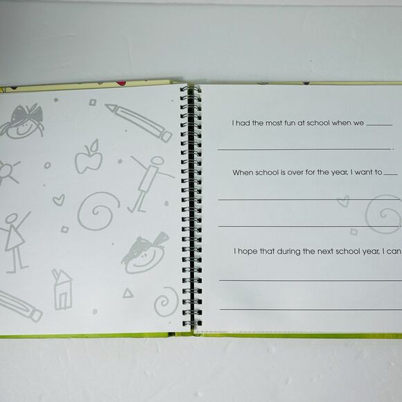 My Second Grade Year Hardcover Spiral Bound School Journal Scrapbook 2002 - Picture 6 of 10